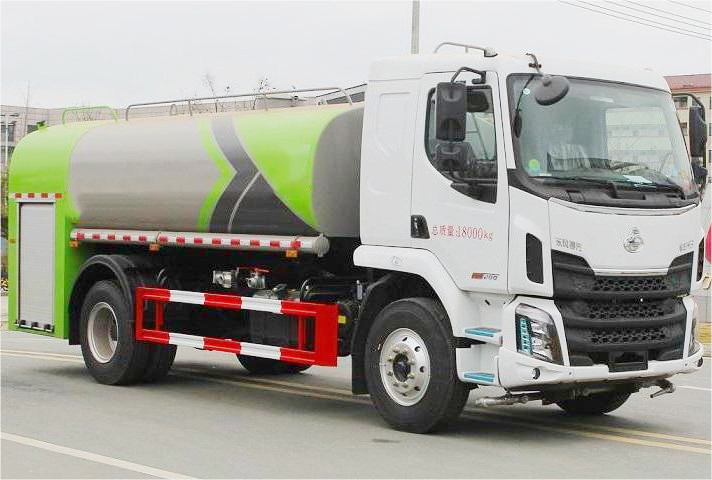 東風柳汽11噸多功能消防灑水車