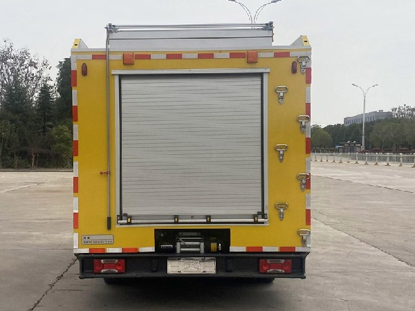 依維柯器材消防車