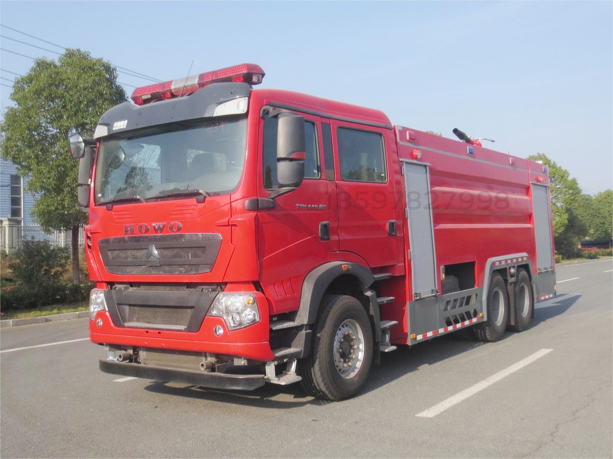 豪沃16噸水罐消防車