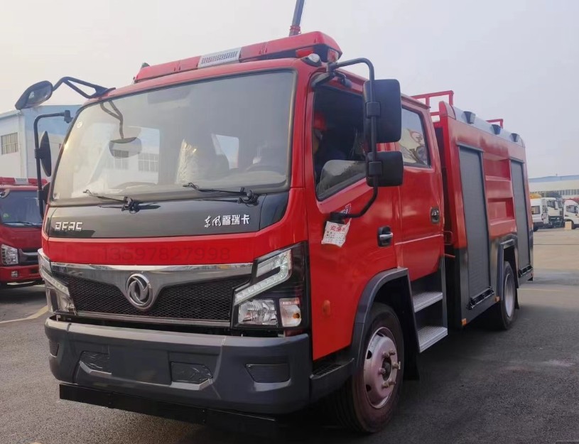 東風5噸水罐消防車