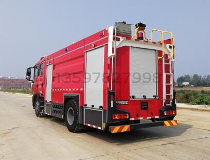 豪沃8噸水罐消防車