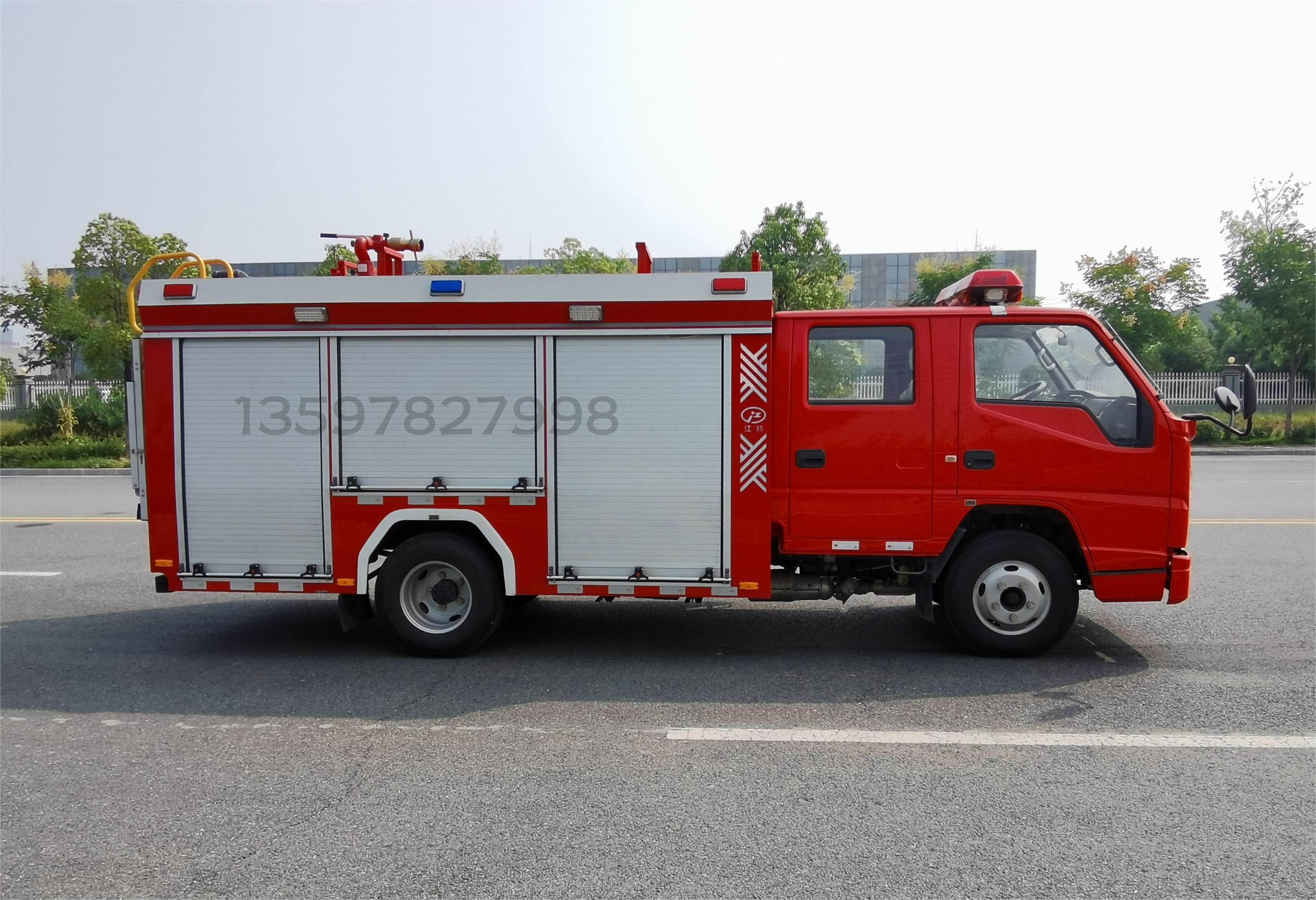 江鈴2噸水罐消防車