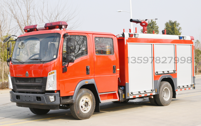 豪沃4噸水罐消防車