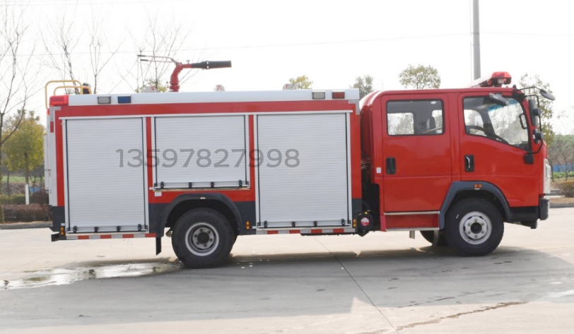 豪沃4噸水罐消防車