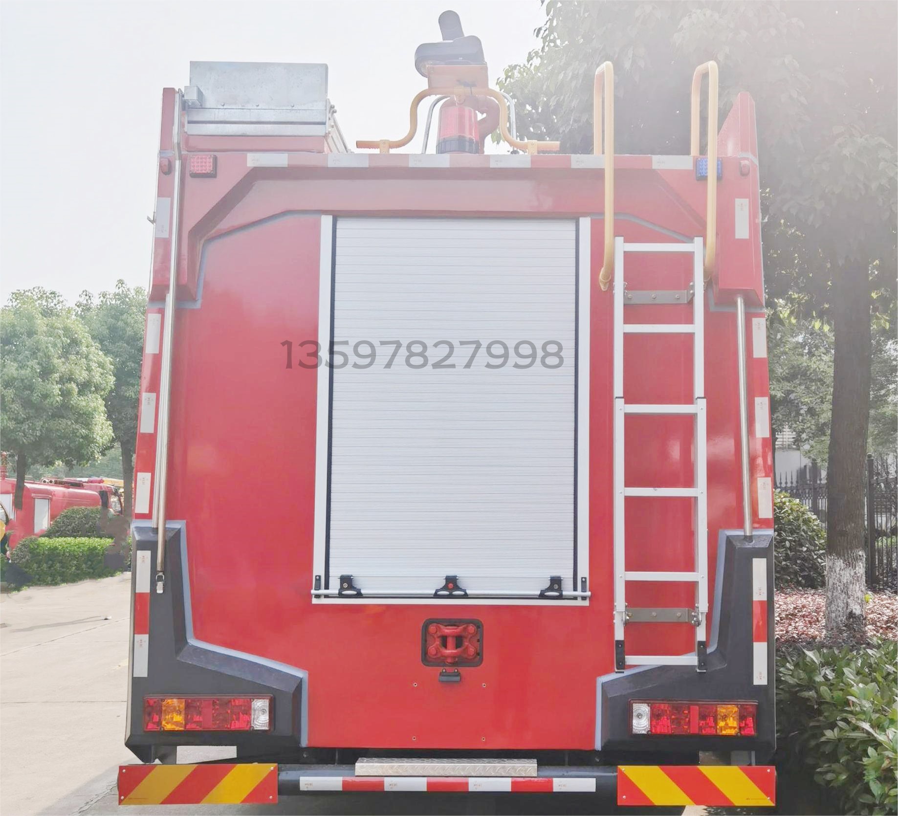 豪沃6噸水罐消防車
