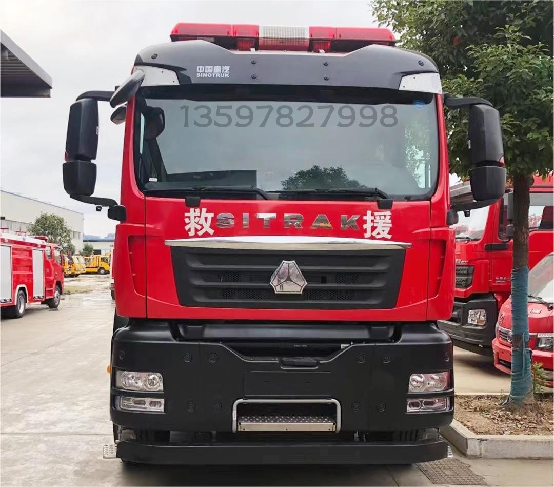 汕德卡13噸泡沫消防車