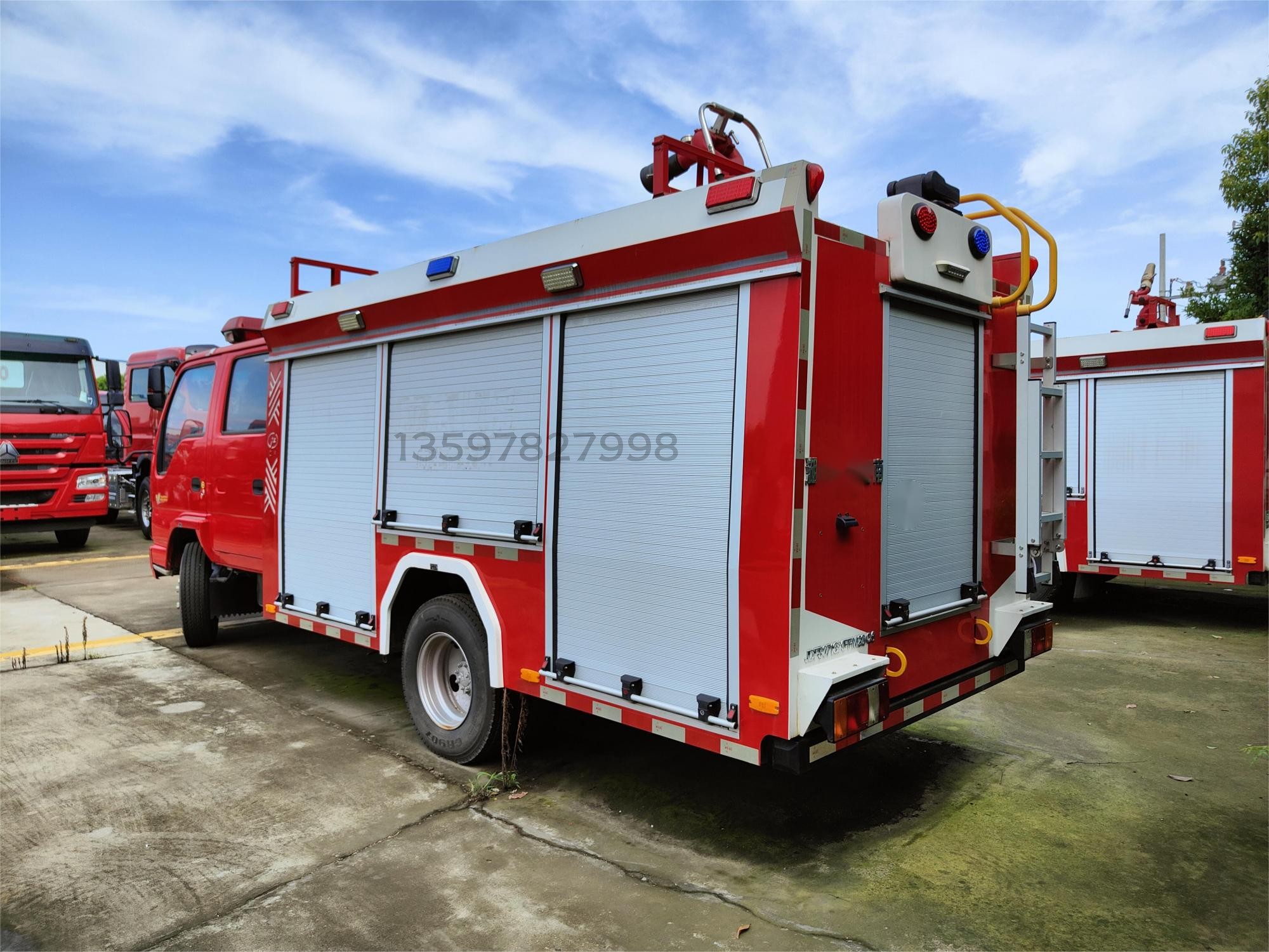 五十鈴2噸泡沫消防車
