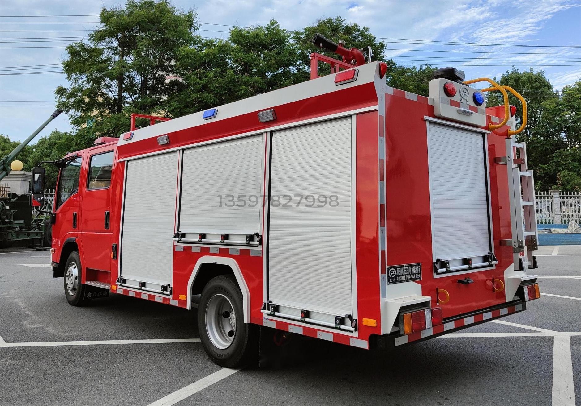 五十鈴3.5噸泡沫消防車