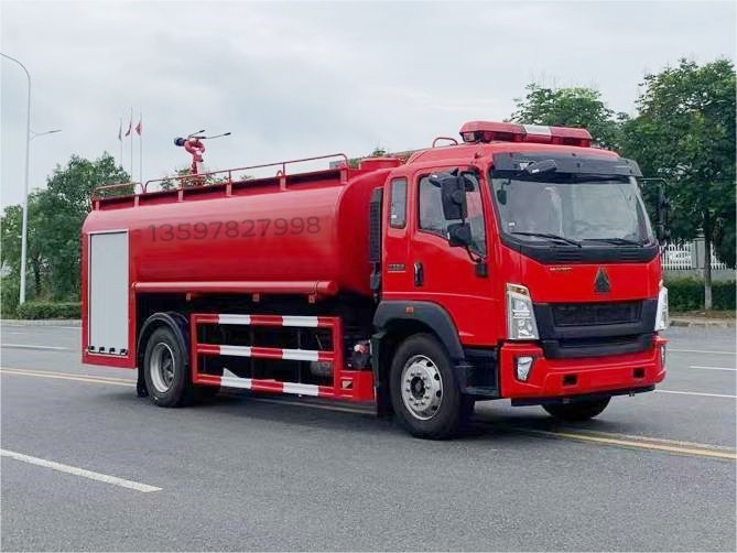 豪沃11噸消防灑水車