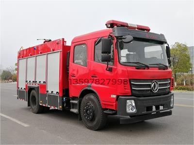 東風5.5噸水罐消防車