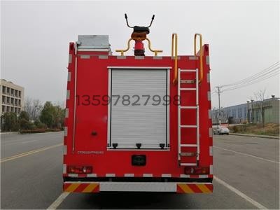 東風5.5噸水罐消防車