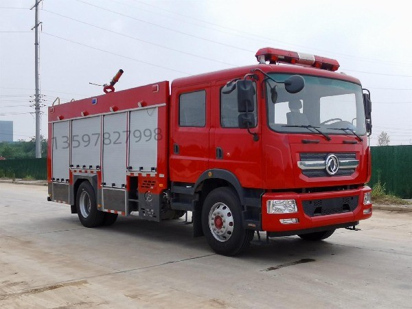 東風7噸泡沫消防車