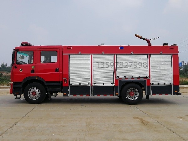 東風7噸泡沫消防車