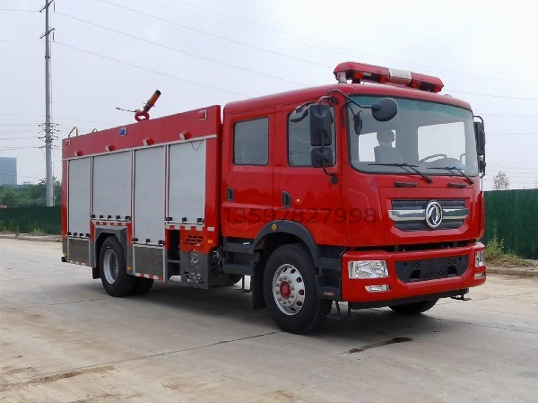 東風7噸水罐消防車