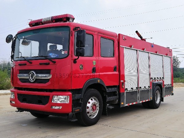 東風7噸水罐消防車