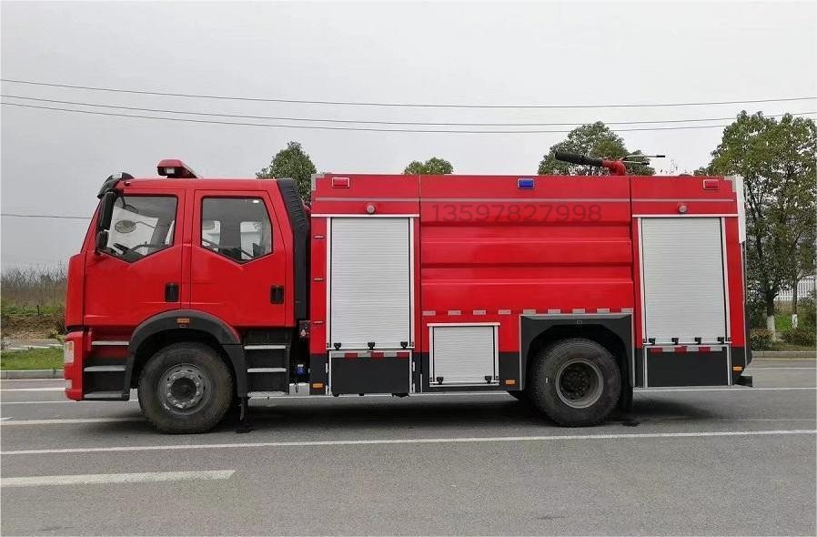 解放8噸泡沫消防車