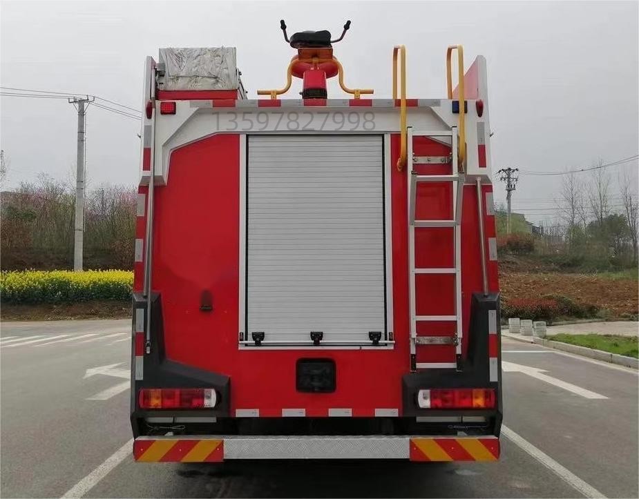 解放8噸泡沫消防車