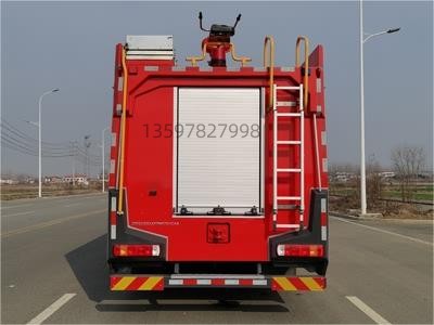 解放17噸泡沫消防車