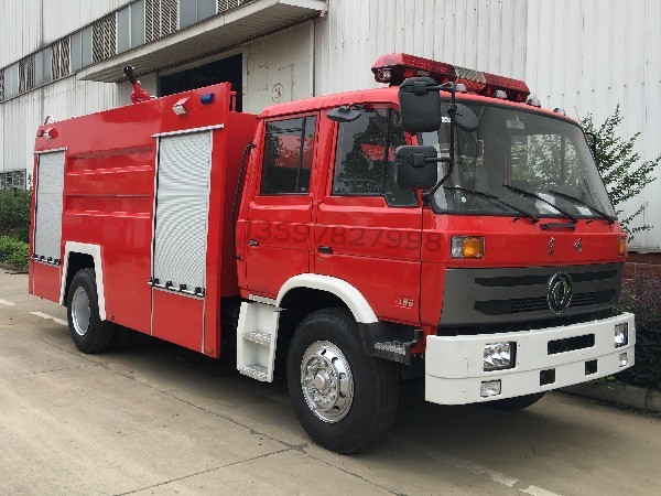 東風7噸泡沫消防車
