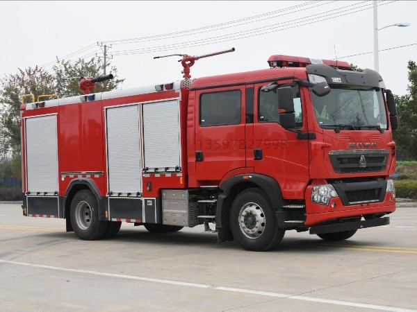 豪沃6.5噸幹粉泡沫聯用消防車