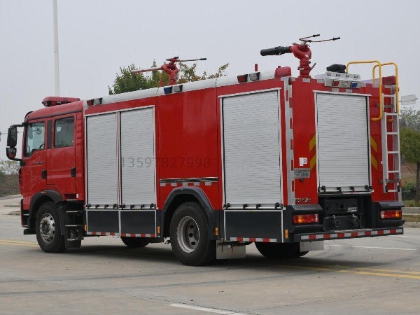 豪沃6.5噸幹粉泡沫聯用消防車
