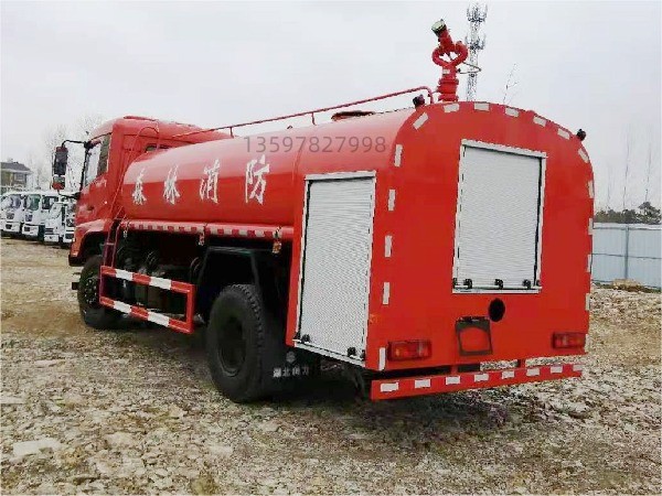 東風8噸四驅越野消防車
