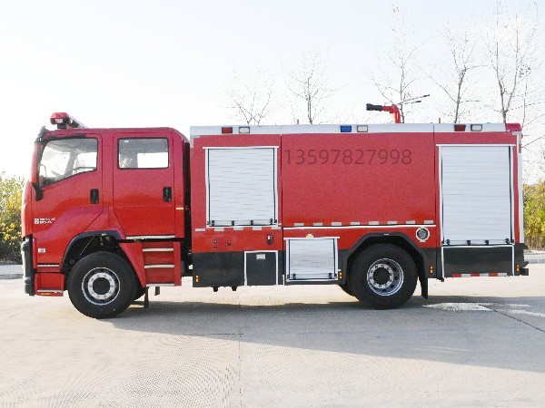 五十鈴8.5噸水罐消防車