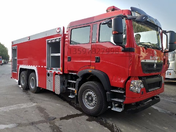 豪沃12噸水罐消防車