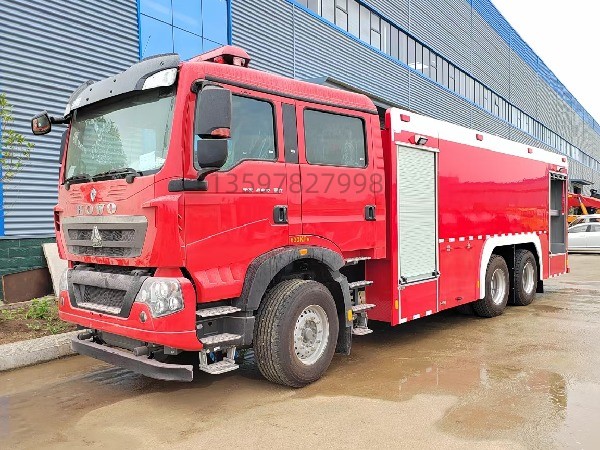 豪沃12噸水罐消防車