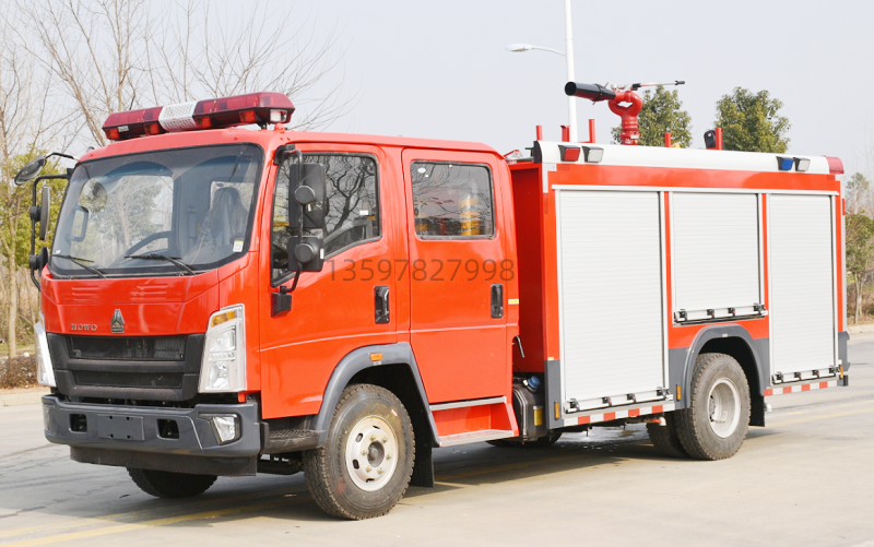 豪沃4噸泡沫消防車
