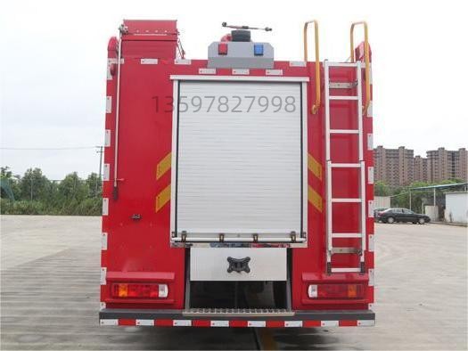豪沃5噸泡沫消防車