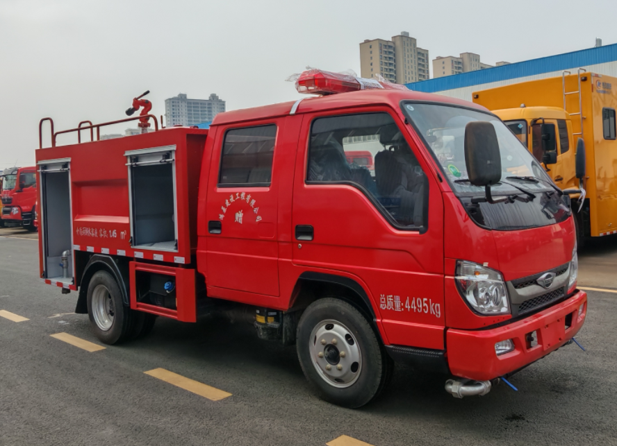 福田雙排藍牌2噸消防灑水車