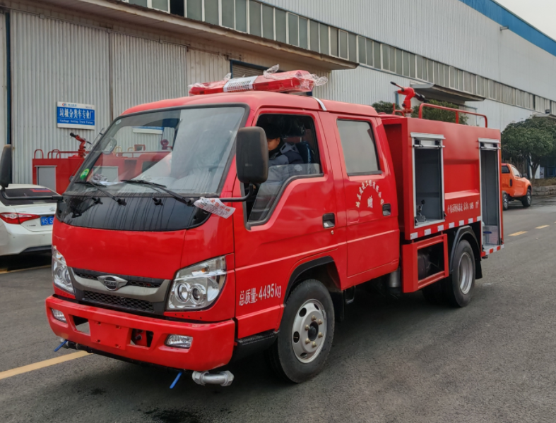 福田雙排藍牌2噸消防灑水車