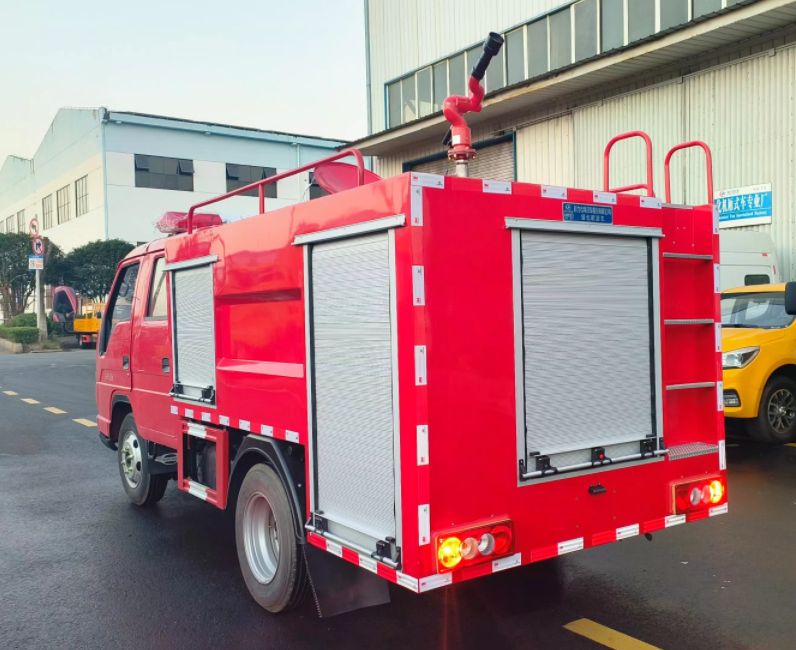 福田雙排藍牌2噸消防灑水車