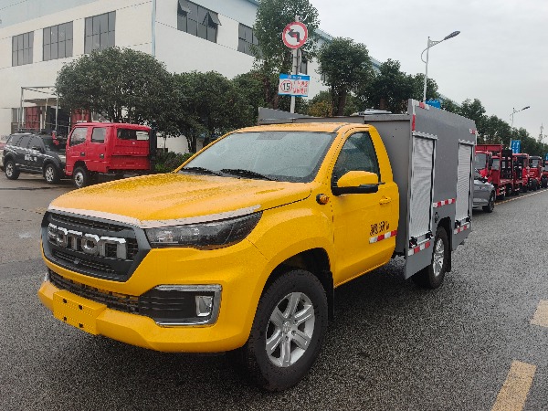 四驅1.8噸森林消防救險車